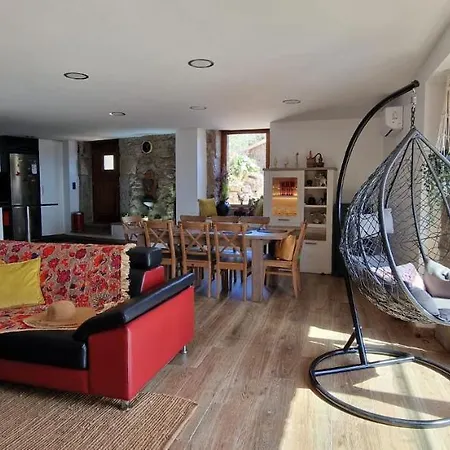 Casa Do Penedo Castle House