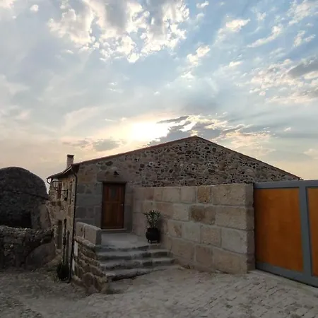 Casa Do Penedo Castle House Holiday home *