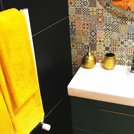 Casa Do Penedo Castle House *