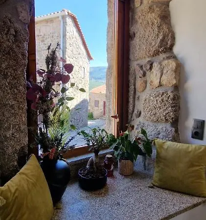 Casa Do Penedo Castle House Feriehus Linhares (Guarda)