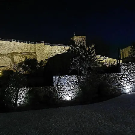 Casa Do Penedo Castle House *