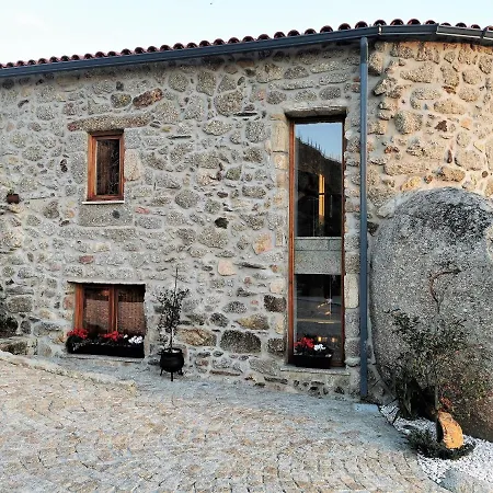 Casa Do Penedo Castle House Holiday home