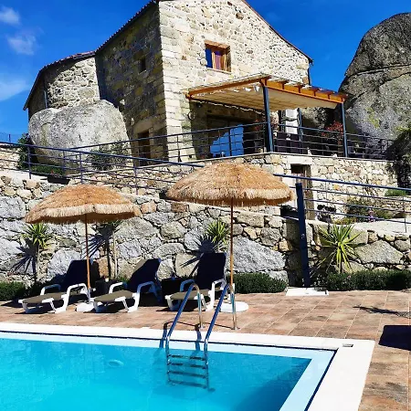 Casa Do Penedo Castle House * Linhares (Guarda)