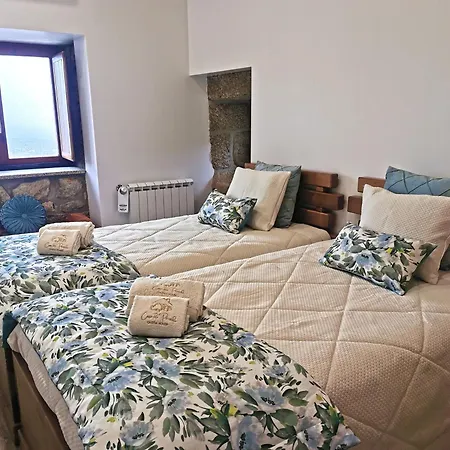 Casa Do Penedo Castle House * Linhares (Guarda)