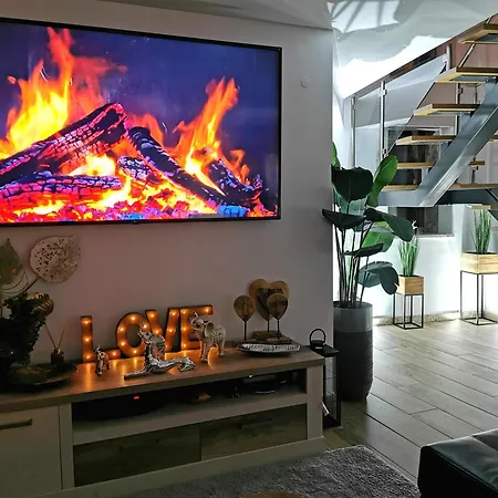 Casa Do Penedo Castle House *