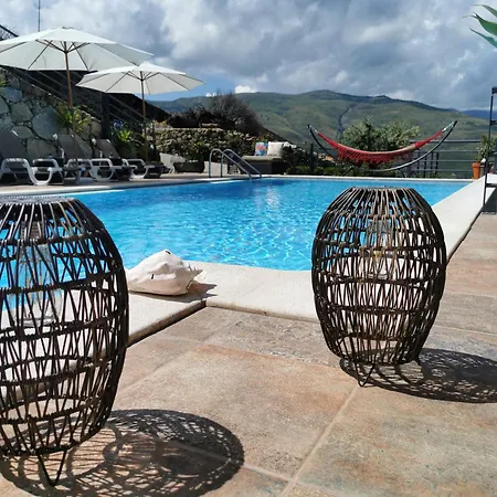 Casa Do Penedo Castle House * Linhares (Guarda)