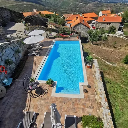 Casa Do Penedo Castle House Linhares (Guarda)