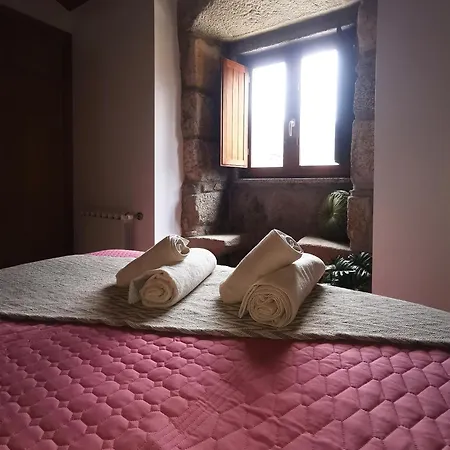 Casa Do Penedo Castle House * Linhares (Guarda)