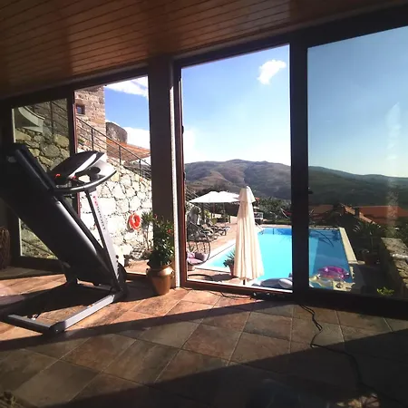 Casa Do Penedo Castle House Linhares (Guarda)