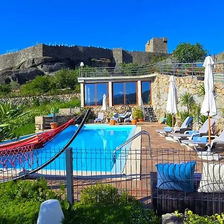 Casa Do Penedo Castle House Tatil Evi