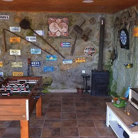 Casa Do Penedo Castle House *