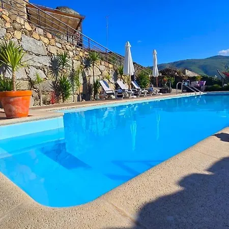 Casa Do Penedo Castle House * Linhares (Guarda)