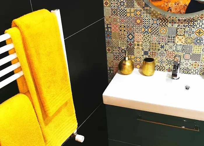 Casa Do Penedo Castle House *