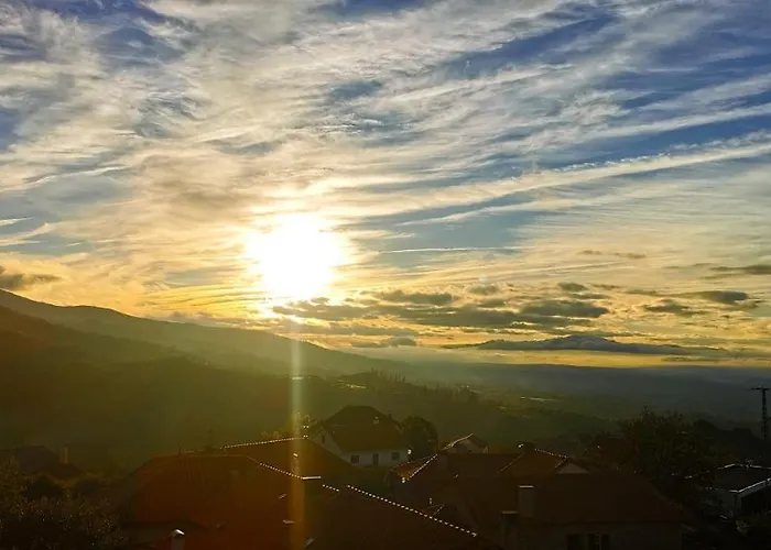 Casa Do Penedo Castle House