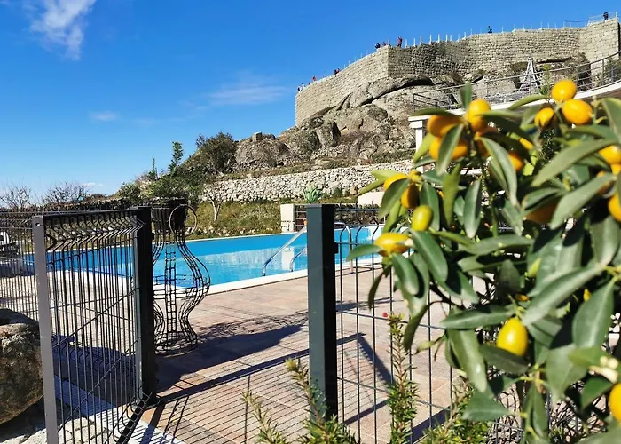 Casa Do Penedo Castle House 別荘
