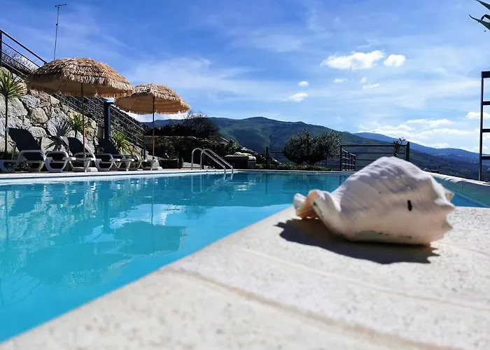 Casa Do Penedo Castle House 別荘 リニャレス