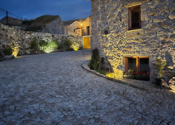 Casa Do Penedo Castle House リニャレス