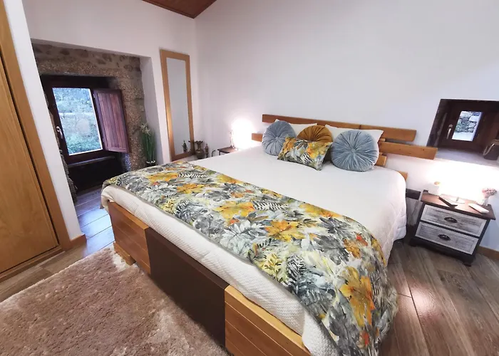 Casa Do Penedo Castle House リニャレス