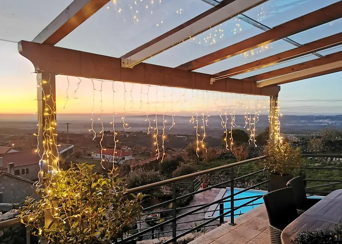 Casa Do Penedo Castle House リニャレス