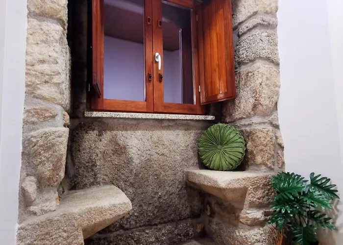 Casa Do Penedo Castle House 別荘 リニャレス