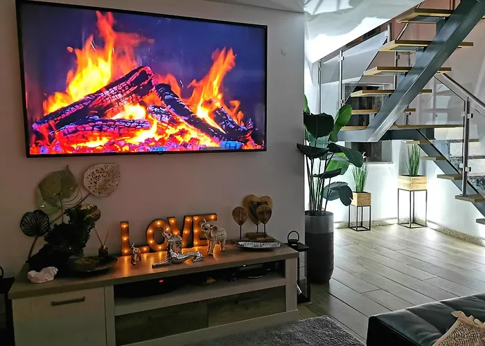 Casa Do Penedo Castle House *