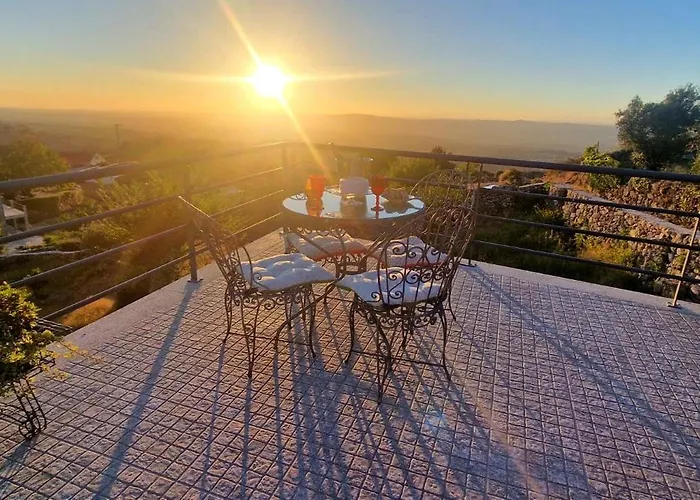 Casa Do Penedo Castle House Casa de Férias Linhares (Guarda)