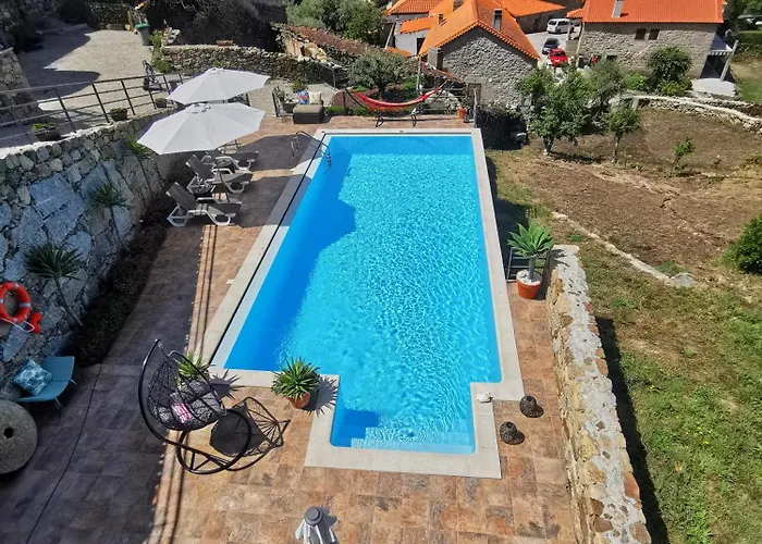 Casa Do Penedo Castle House リニャレス