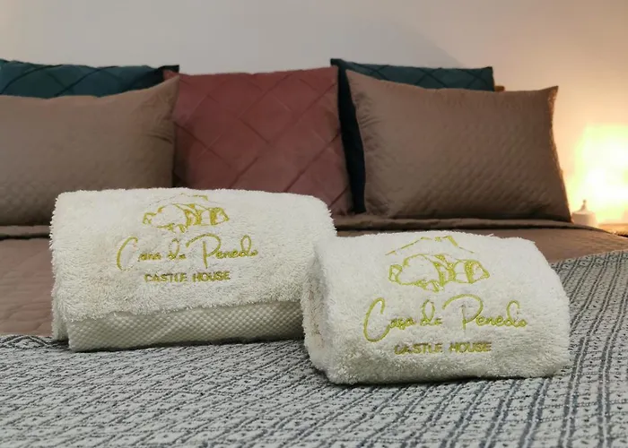 Casa Do Penedo Castle House *