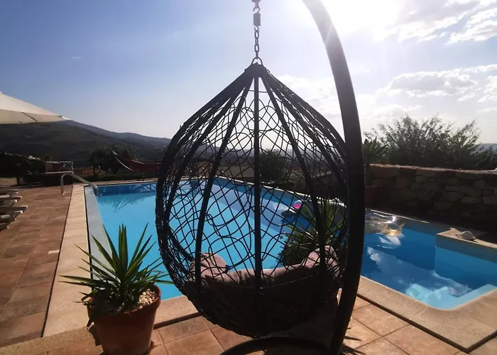 Casa Do Penedo Castle House Tatil Evi *