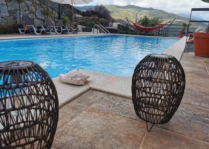 Casa Do Penedo Castle House 別荘 リニャレス