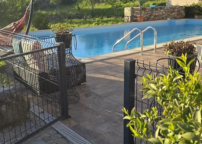 Casa Do Penedo Castle House Linhares da Beira